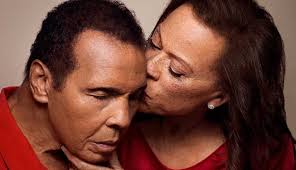 Esposa de Muhammad Ali lo cuidó en su enfermedad