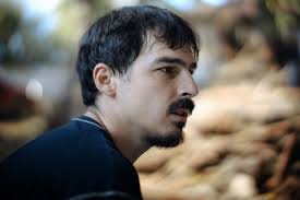 U sklopu programa Noć kina pogledajte komediju Deset u pola reditelja  Danisa Tanoviča, danas u 20:30. Ulaz je slobodan, a ulaznice možete  preuzeti sat vremena prije projekcije filma. Dobrodošli! ❤️