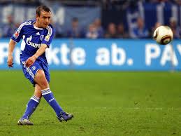 Rafinha (footballer, born 1985), full name márcio rafael ferreira de souza, brazilian footballer playing for olympiacos. Rafinha Bringt Schalke Noch 4 4 Millionen Euro Bundesliga Kicker