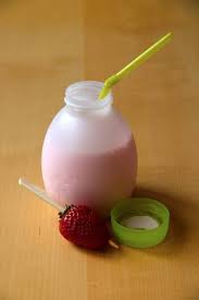 Yaourts A Boire Maison A La Fraise Yaourts A Boire Recette Yaourt Yaourt A Boire
