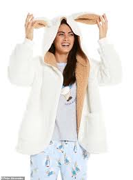 The articles that peter the articles that peter alexander designs and makes are pyjamas, onesie's, robes, gowns, intimates. Peter Alexander Has Launched A Massive 40 Off Pyjama Frenzy Sale For All Your Lounging Needs Daily Mail Online