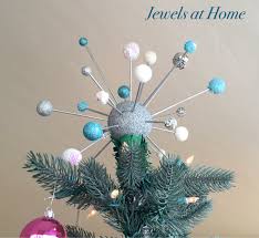 Combining her love for mid century style and minimalistic design, jenny has the perfect recipe for a clean christmas look. Diy Mid Century Atomic Christmas Tree Topper Christmas Tree Toppers Diy Mid Century Diy Tree Topper