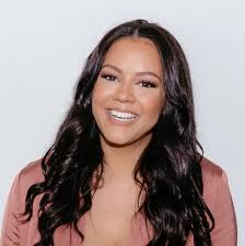 Lisa Posso's Instagram, Twitter & Facebook