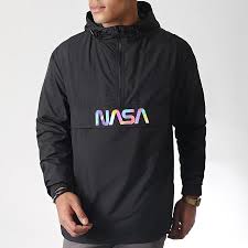 Le coupe vent tricolore signé ellesse avec imprimé logo ellesse sur l'avant. Nasa Coupe Vent Capuche Iridescent Skid Noir Laboutiqueofficielle Com