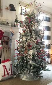 40 Fabulous Rustic Country Christmas Decorating Ideas Rustic Christmas Tree Farmhouse Christmas Decor Country Christmas Trees