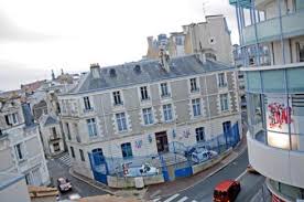 #myaidebudget need a bank account but can't open one? Poitiers A Des Metres Carres A Revendre Le7 Info