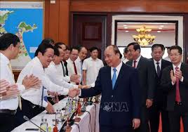 Chủ tịch trung quốc tập cận bình và thủ tướng việt nam nguyễn xuân phúc tại đại lễ đường vào cuối năm 2014 và đầu năm 2015, phó thủ tướng nguyễn xuân phúc lúc bấy giờ là đối tượng chưa hết, ngày 5/12 vừa qua, truyền thông nhà nước đồng loạt đưa tin, thủ tướng nguyễn xuân. Chá»§ Tá»‹ch NÆ°á»›c Nguyá»…n Xuan Phuc Lam Viá»‡c Táº¡i Miá»n Trung