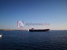 What does ελπίδα mean in english? By8izetai H Elpida Sth 8alassa Ths Oroklinhs Binteo Fwto