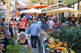 Forums pour discuter de commerce de proximité, voir ses formes composées, des exemples et poser vos questions. A Cagnes Le Commerce De Proximite Fait De La Resistance Tribuca