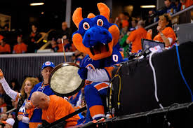 New york islanders mascot, sparky the dragon, takes to the ice in this nhl 18 mascot cam video. New Li Fe Islanders Playoff Run Has Fans Hopeful For Future Return To Long Island
