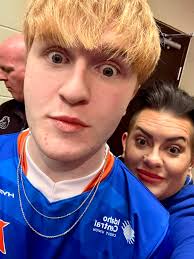 𝐍𝐚𝐬𝐡'𝐬 𝐒𝐢𝐠𝐧𝐢𝐧𝐠 𝐃𝐚𝐲