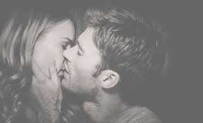 Via Giphy Romantik Ciftler Romantik Kitap Kapagi Sanati