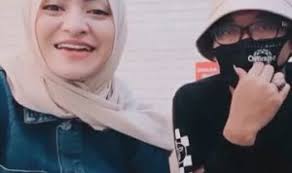 Indo viral istrinya sule skandal. Ini Yang Dilakukan Sule Pada Lina Setelah Kepergok Dengan Selingkuhannya Infopena Com
