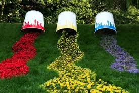 A spilled flower pot is a great way to spruce up your landscape. 25 Stunning Spilled Flower Pot Ideas For Your Lawn And Garden