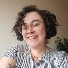 Beth Meadows (@lookingamaizing)