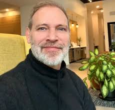 robert Kelvin (@robert.kelvin62)