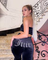 Natsu tłumaczy się z rozbierania na SEKS-KAMERKACH: Byłam MŁODA I GŁUPIA