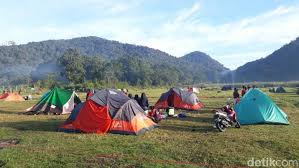 Wisata yang satu ini sangat unik, salah satu tempat wisata alam di bandung selatan yang menawarkan eksotisme dan romantisme wisata alam khas. Ranca Upas Tempat Kemping Di Bandung Yang Pernah Dipakai Syuting Raisa