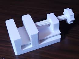 Damit du 3d drucker vorlagen selber erstellen kannst, wird zunächst einmal ein cad programm benötigt. Small Desktop Vise By Kdan Thingiverse 3d Drucker Vorlagen 3d Drucker 3d Prints