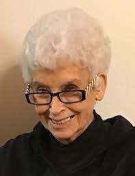 Sandy Motta's Instagram, Twitter & Facebook