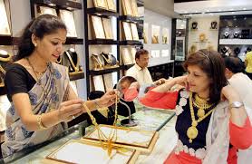 Mumbai celebrate 'Akshay Tritiya' by buying gold - news