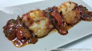 Introduce el bacalao (por la parte de la piel) y confítalo durante 4 minutos. Dos Caminos Tienes Receta Bacalao En Piperrada