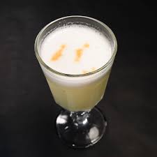 Pisco Sour Peru Oder Chile Mit Ei Oder Ohne Welche Cocktail Bitter Rezept Pisco Sour Pisco Cocktail