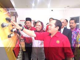 Cheng chap wang with the ambition to provide a better environment and better future. Ahmad B Maslan V Tvittere Lawat Kilang Sipro Plastic Industries Di Bkt Beruntung Pemilik Dato Noraini Soltan Jadiusahawan Wanita Yg Berjaya