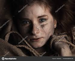 Wanita muda mengolesi jelaga dengan tali — Foto Stok © Dima_Aslanian  #168308432