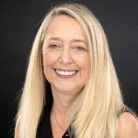 Linda Bellone's Instagram, Twitter & Facebook