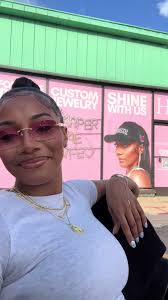 @Harper Ray is moving see yall in Royal Oak soon!😘 ill be bringing yall  with me during the process🥰