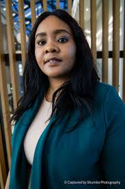 How to add a professional outfit to a selfie for head shots?