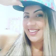 Que bolsa cafona é essa? Eu ja dava uma bolsada na Cora pra aprender  #VerdadesSecretas