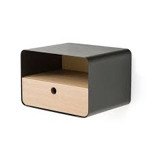 De style contemporain, la table de chevet enfin, on remarque le contraste intéressant entre le bois et le métal. Chevet Mural Jimi Chevet Mural Table De Chevet Suspendue Chevet Suspendu