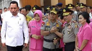 Listyo sigit prabowo sebagai kapolri baru pengganti jenderal polisi idham azis yang akan pensiun 25 januari 2021. A4fbqhliqu54rm
