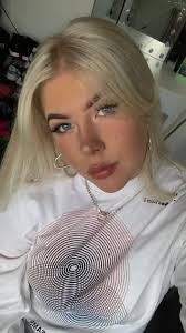 Jessica Sade Thomas (@jessicasade)