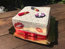 5 0 boje rot meer winter. Make Up Torte Von Deinetorte De Beeautylover