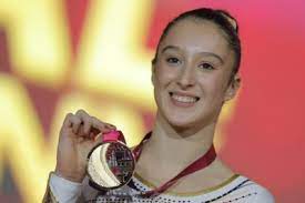 Ondertussen had de duitse elisabeth seitz de lat op 14.600 gelegd, een score die onze landgenote met een goede oefening zou moeten verpulveren. Nina Derwael Over Haar Gloriedag Wakker Voor Mijn Wekker Het Nieuwsblad Mobile