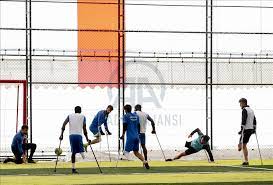 Şahinbey belediye gençlik ve spor kulübü ampute futbol takımı'nın başarılı oyuncularından fatih karakuş ve kaleci antrenörü okkaş böke milli takım kampına davet edildi. Sahinbey Belediyesi Ampute Futbol Takimi Nin Gozu Avrupa Ampute Futbol Sampiyonlar Ligi Kupasi Nda Anadolu Ajansi