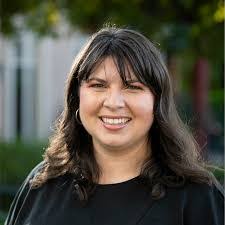 Virginia Pond's Instagram, Twitter & Facebook