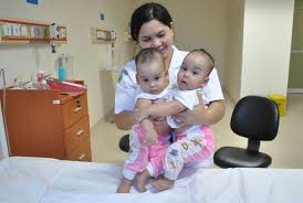 Mereka harus merelakan kepergian calon bayi kembar. Bayi Kembar Siam Dapat Dideteksi Pada Masa Kehamilan Awal Republika Online