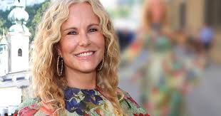 Die sympathische blondine überrascht jetzt mit diesem neuen foto. Rtl Moderatorin Katja Burkard Mein Fall Ist Es Nicht Fur Dieses Outfit Gibt Es Kritik Bunte De