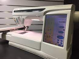 Husqvarna Viking Designer Diamond Computerized Sewing Machine For Sale Online Ebay Viking Sewing Machine Husqvarna Viking Sewing Machines Computerized Sewing Machine