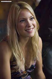 Smart Laura Ramsey Plushy Wet Lips She Played Olivia Lennox In She S The Man 2006 Laura Actresses Ramsey