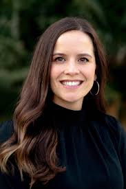 Annie Garrett's Instagram, Twitter & Facebook