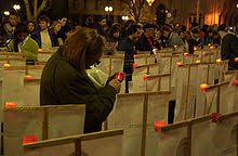 I post diys, tutorials, and help you make smart cosmetic choices. Lichterkette Demonstration Wikipedia