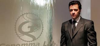 Con una sonrisa tienes amigos y negocios. Quien Es Rodrigo Herrera Clase