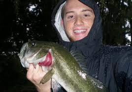 When both the bait and the predators are in the same area, it is on, and you need to be ready! Fishing For Bass In The Rain Bassgrab
