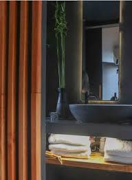 Da Eivind Holte (59) bygde om den 30 kvm. store leiligheten, måtte han  tenke plasseffektivt. Se de smarte løsningene.