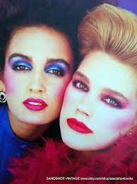 Pin De Angela Roselli En Moda En 2020 Maquillaje De Moda Maquillaje Anos 80 Moda Anos 80 Mujer